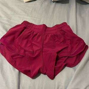 ❌SOLD❌Hotty hot low rise 2.5 inch. Color is RIPENED RASPBERRY